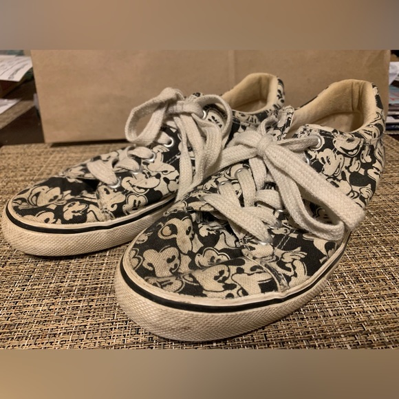 Disney Mickey size 8 “Keds” type sneakers - Picture 2 of 4